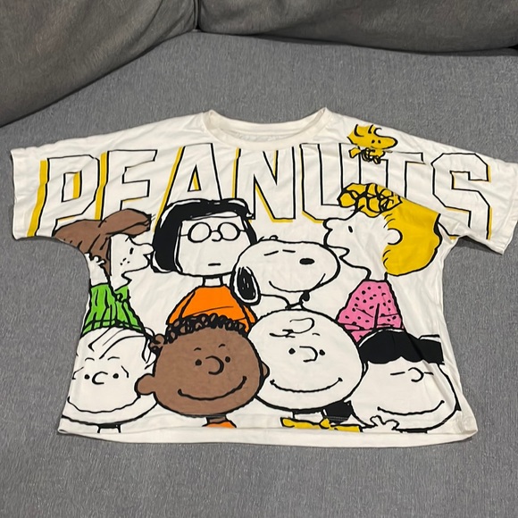 Peanuts Tops - Peanuts Charlie Brown and the Gang Beige Crop top